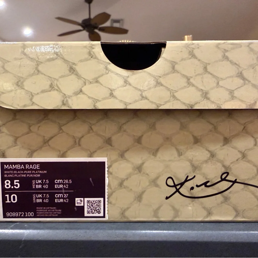 Nike Mamba Rage - NWT in box - Pure Platinum